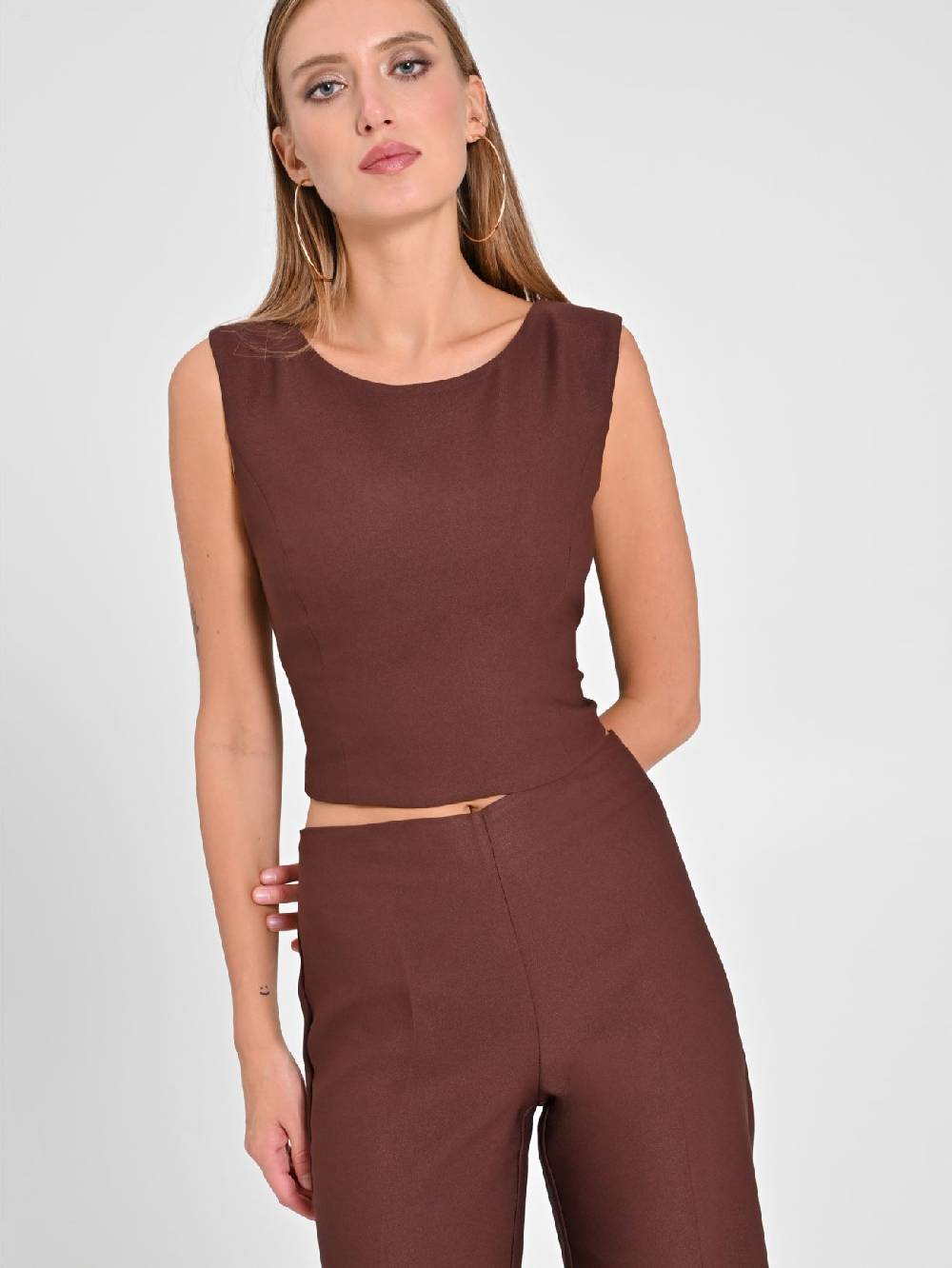 Rinascimento Top in in Envers Satin Marrone Comprane uno, ottenene uno gratis
