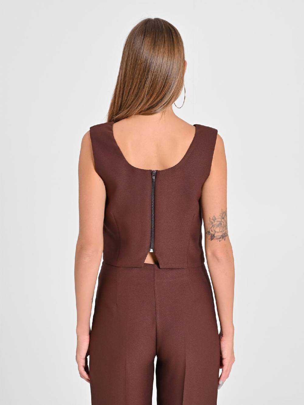Rinascimento Top in in Envers Satin Marrone Comprane uno, ottenene uno gratis