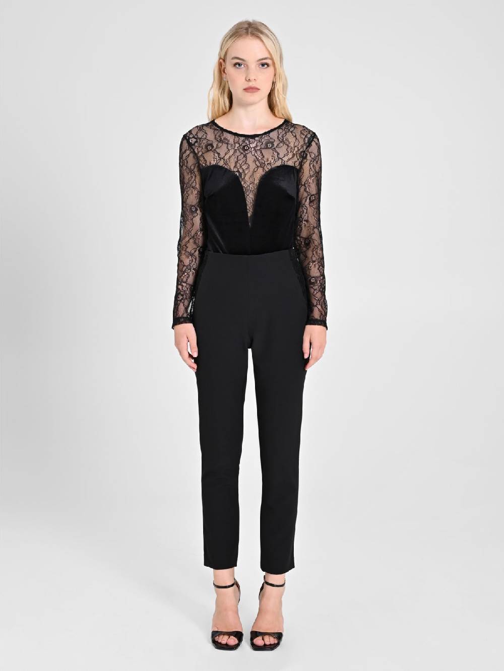 Rinascimento Body in Pizzo e Velluto Nero Fino al 60% di sconto