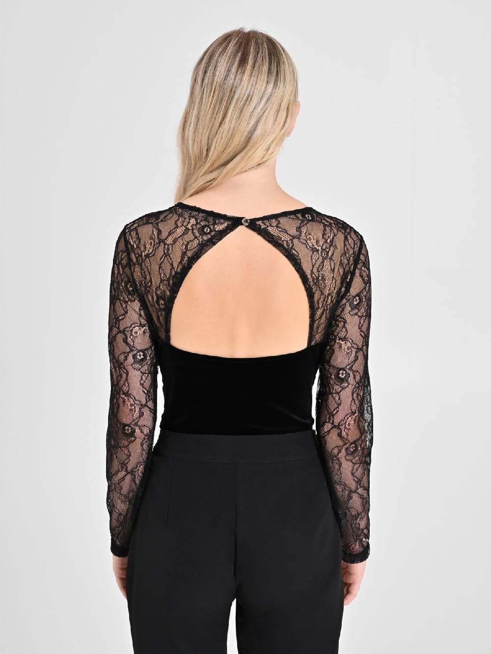 Rinascimento Body in Pizzo e Velluto Nero Fino al 60% di sconto
