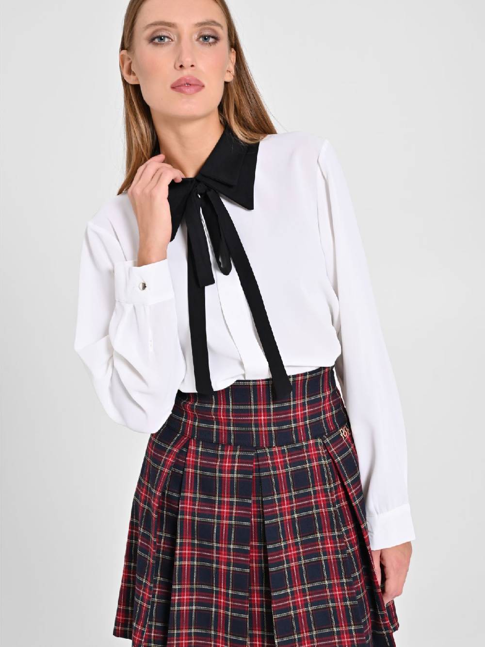 Rinascimento Blusa Bicolor con Cravattino Fino al 55% di sconto