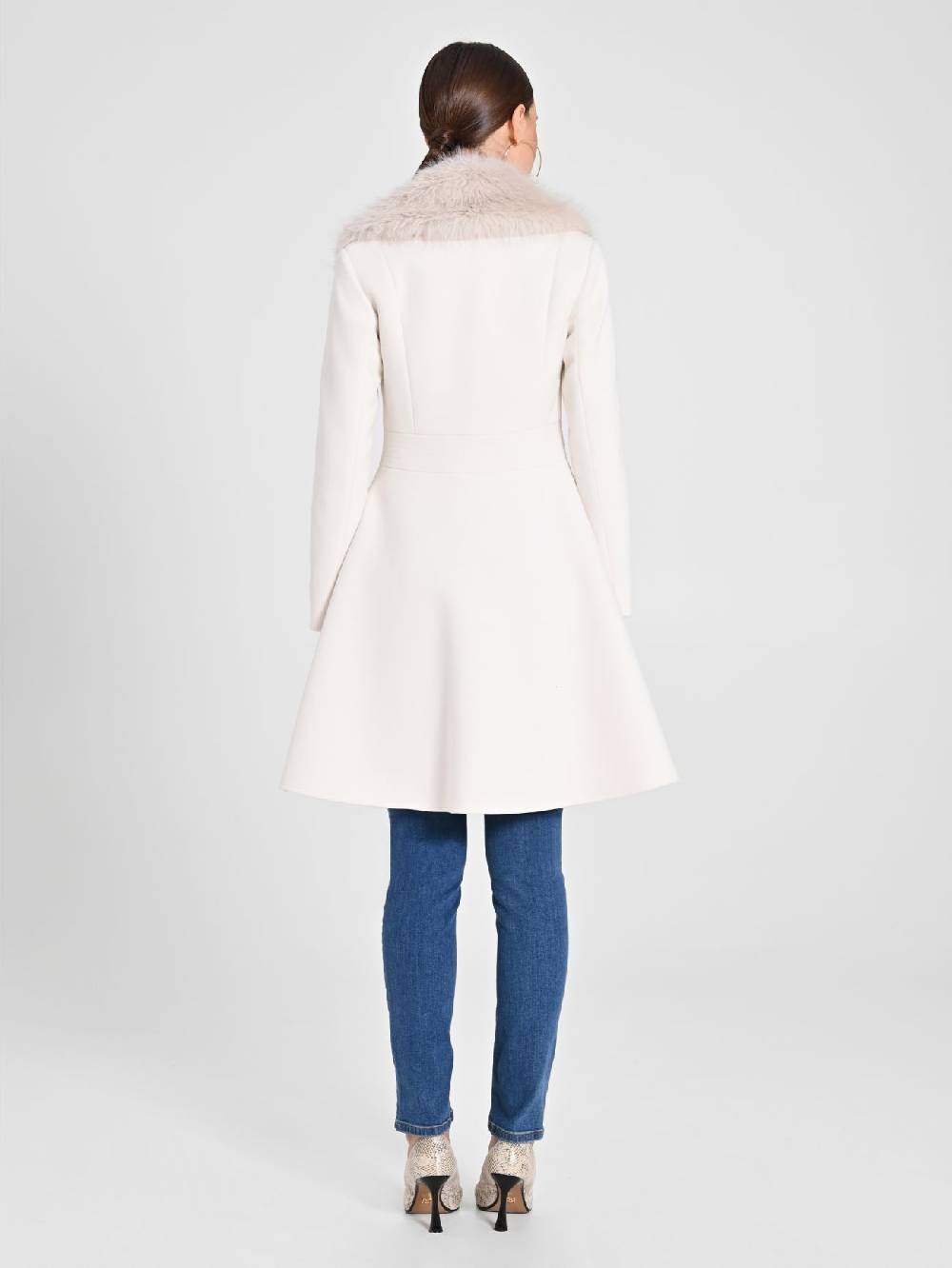 Rinascimento Cappotto Bianco con Collo effetto Pelliccia Comprare a buon mercato