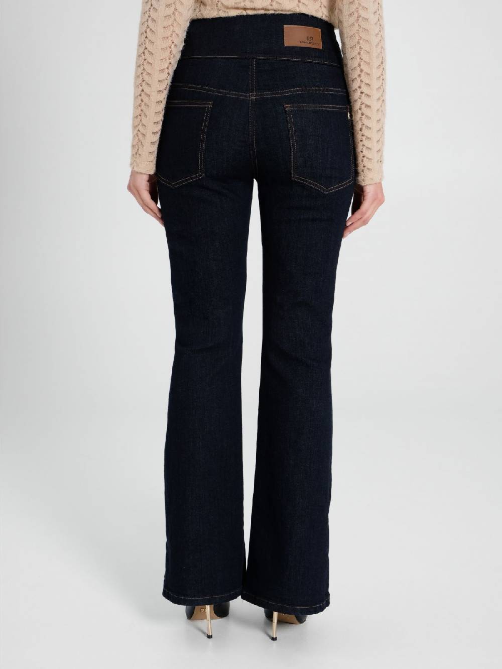 Rinascimento Jeans Flared a Vita Alta Offerta temporanea