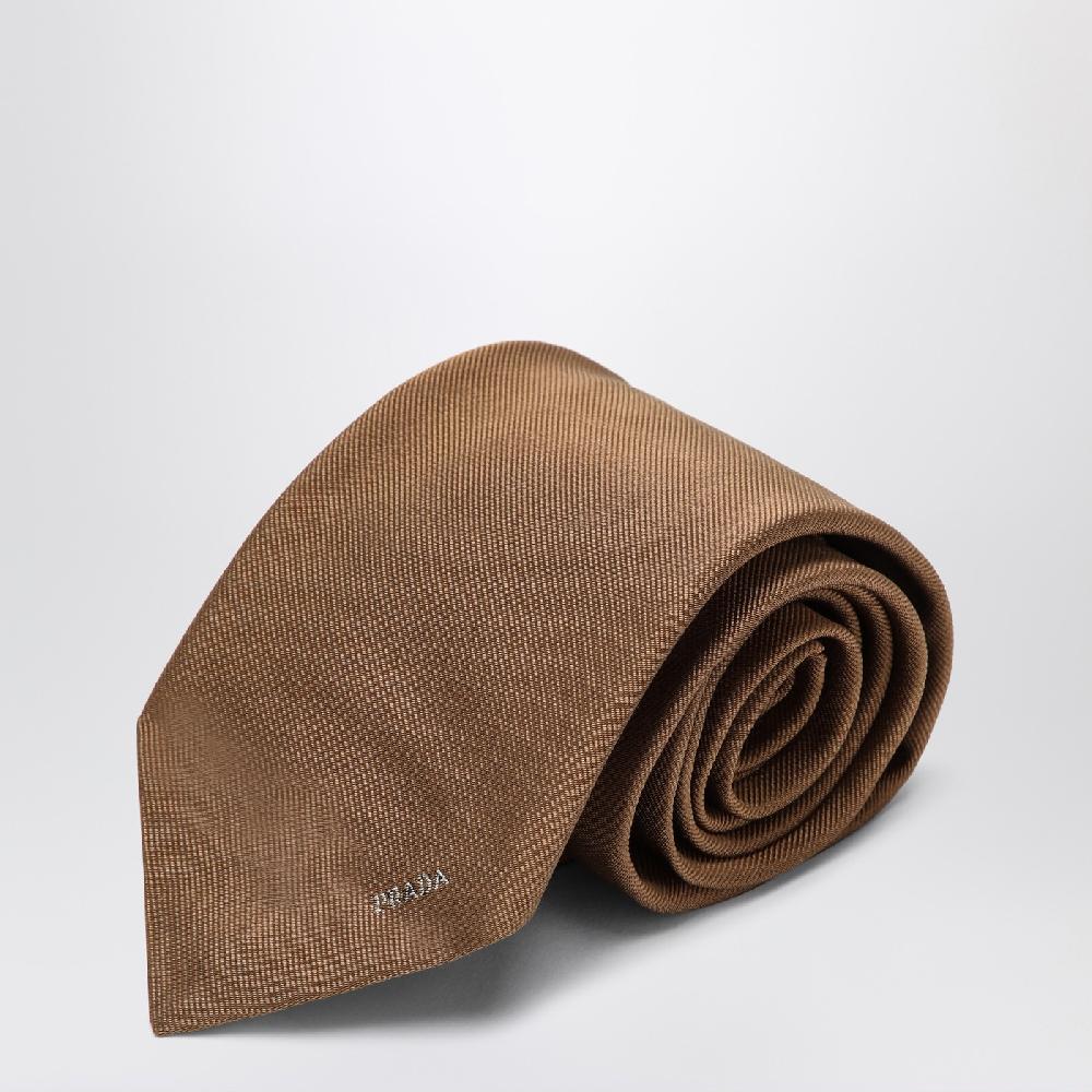 Prada Cravatta color caramello in seta con logo Promozione Limitata