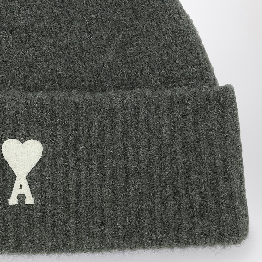Ami Paris Cappello Ami De Coeur grigio chiaro in alpaca In Vendita