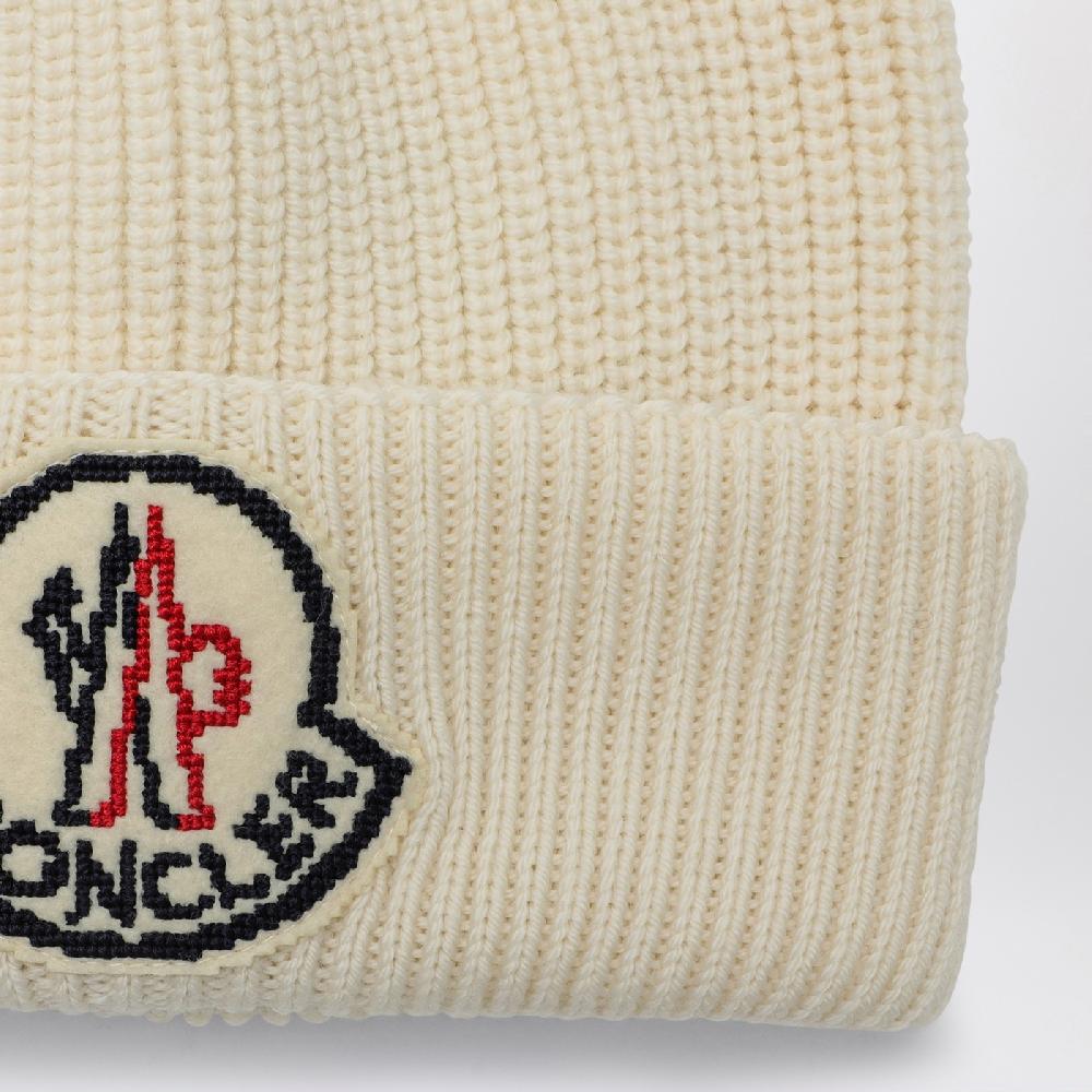 Moncler Cuffia bianca in lana con logo Vendita