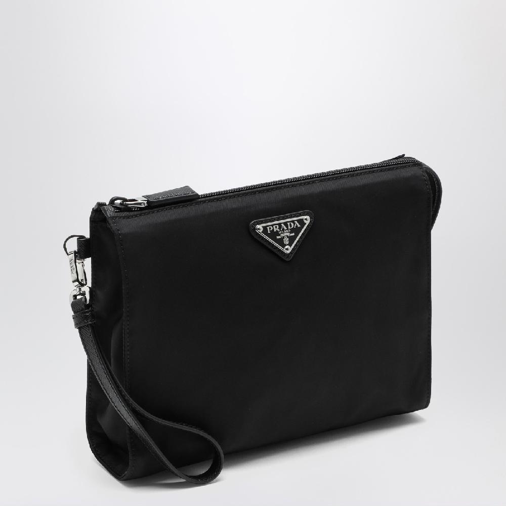 Prada Pouch nera in Re-Nylon Acquista Ora
