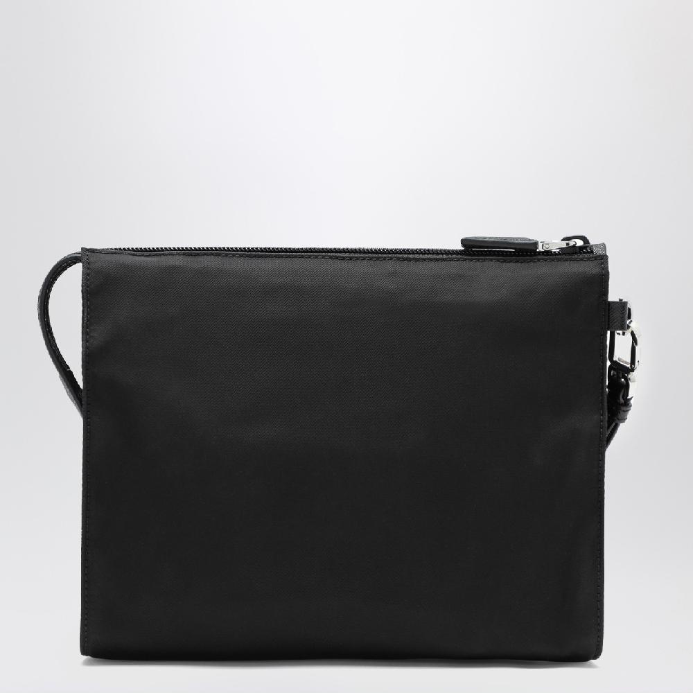 Prada Pouch nera in Re-Nylon Acquista Ora