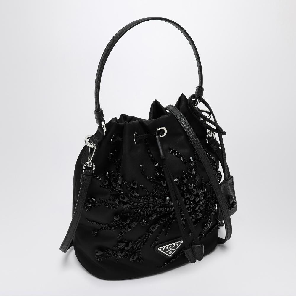 Prada Mini borsa nera in Re-Nylon con ricami Vendita Economica
