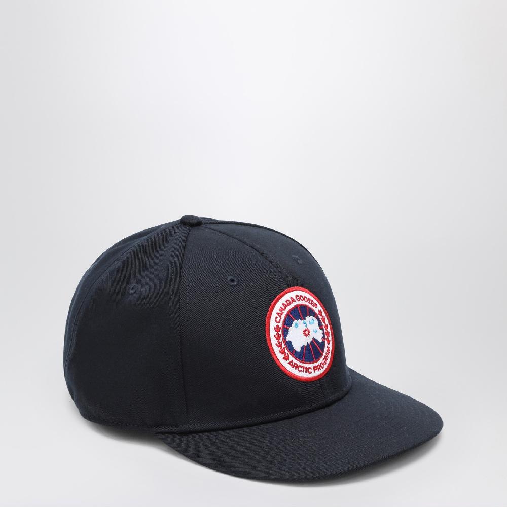 Canada Goose Cappello da baseball blu con patch In Vendita