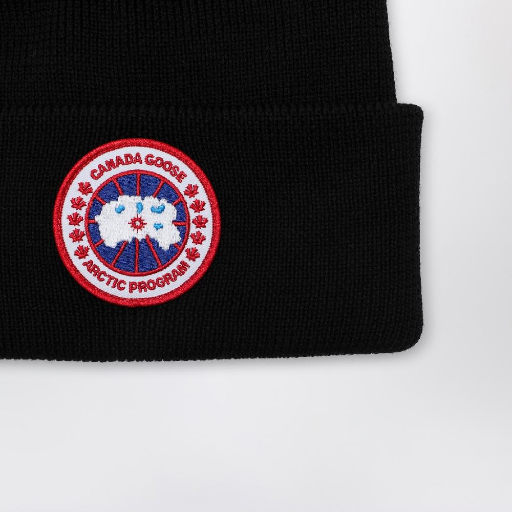 Canada Goose Cuffia nera con patch logo Vendita Economica