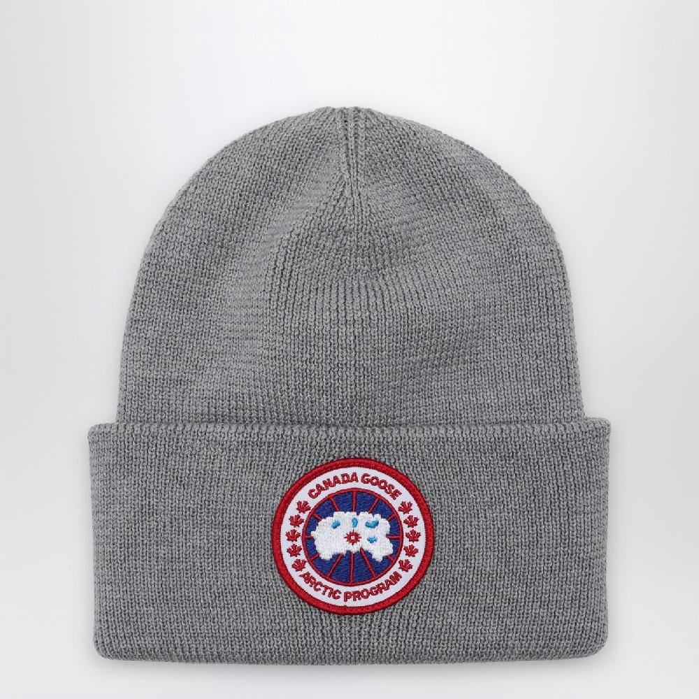 Canada Goose Cuffia grigia con patch logo Saldi Di Fabbrica