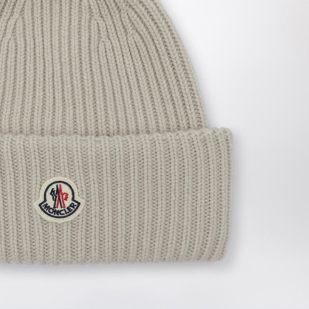 Moncler Cuffia beige in lana e cashmere In Saldo