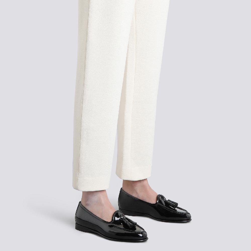 Santoni Mocassino Andrea con nappe da donna in vernice nera Affare Del Giorno