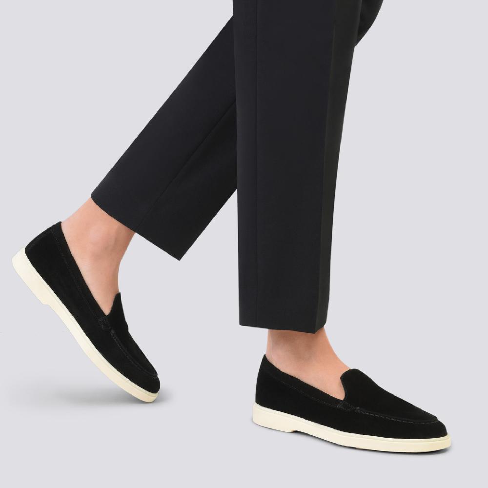 Santoni Mocassino da donna in suede nera Nuova