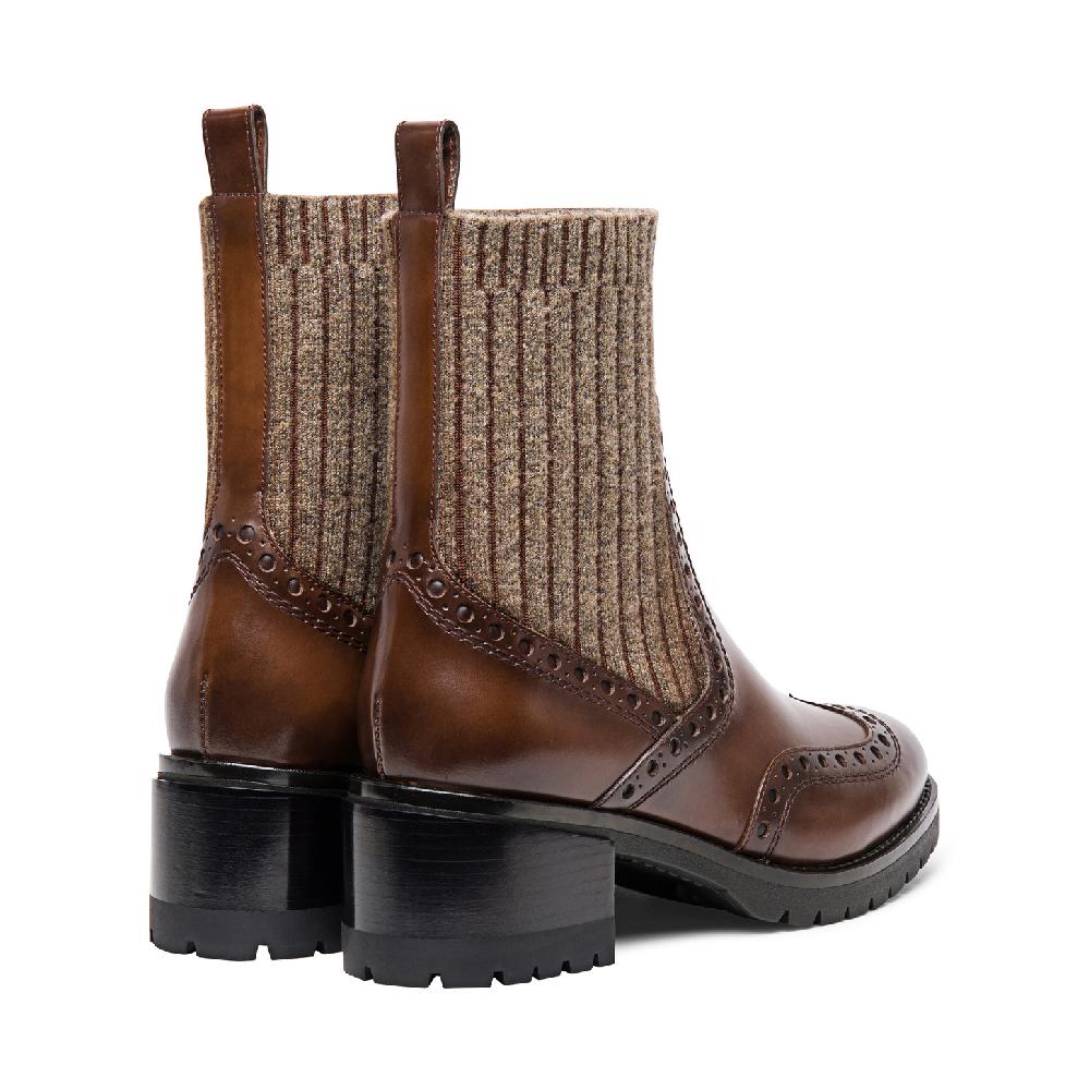 Santoni Stivaletto tacco basso brogue con calzino da donna in pelle marrone 2025
