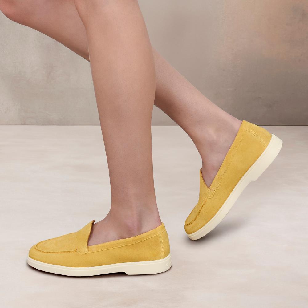 Santoni Mocassino da donna in suede giallo 2025