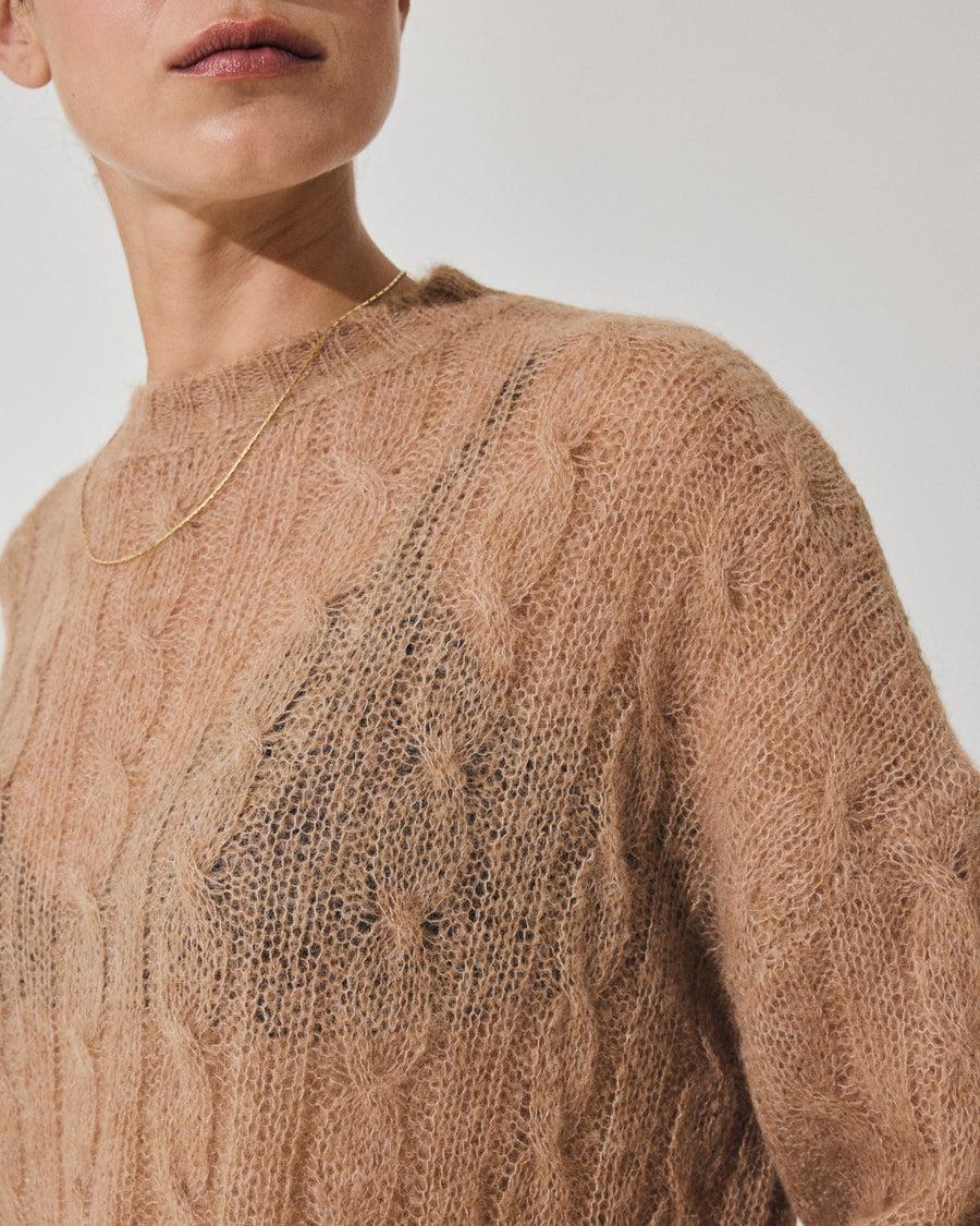 Scaglione ROUND NECK BOXY CABLES ULTRALIGHT CARAMEL Affare Del Giorno