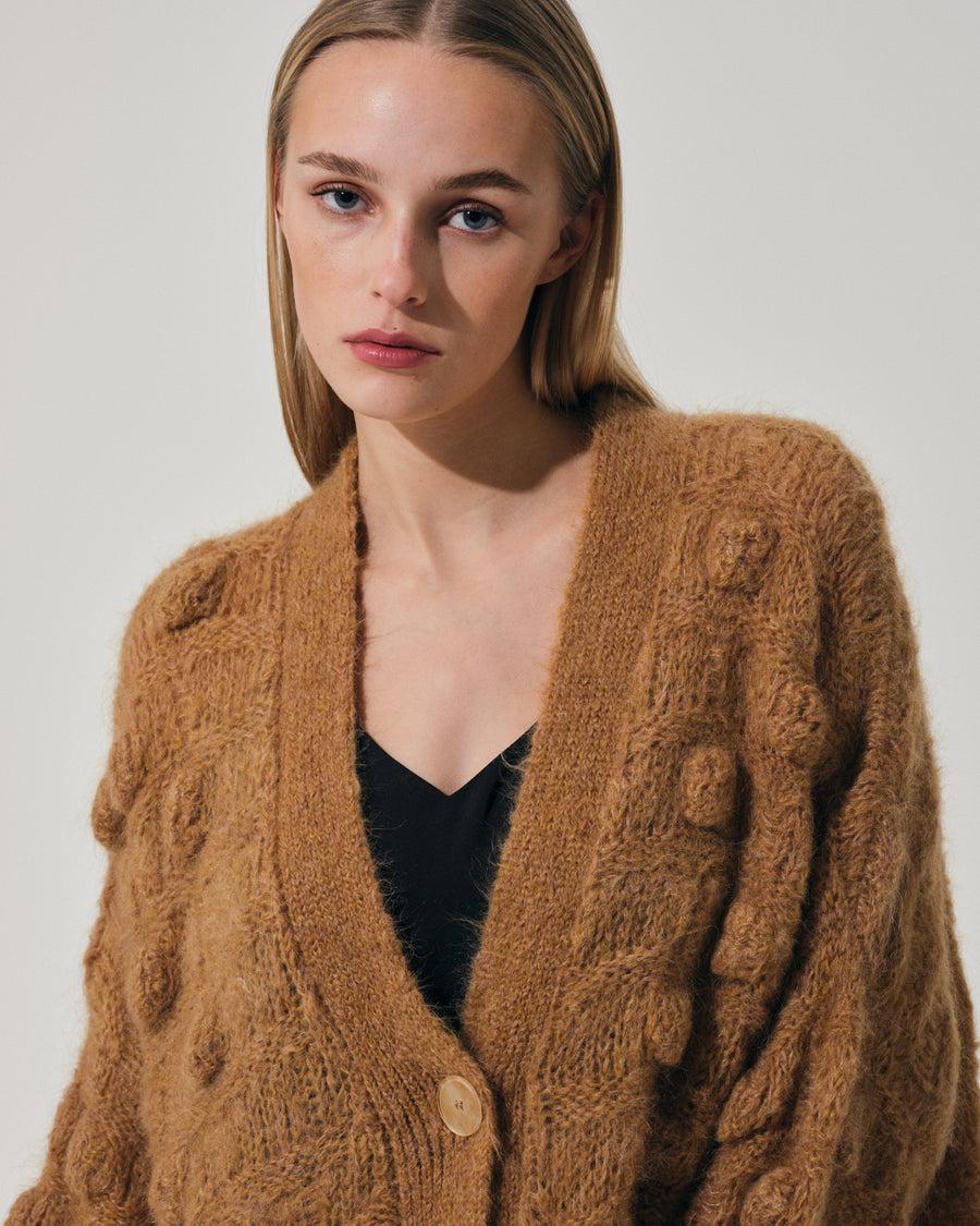 Scaglione COAT MAXY CARDIGAN OVER HAZELNUT STITCH CARAMEL Presa