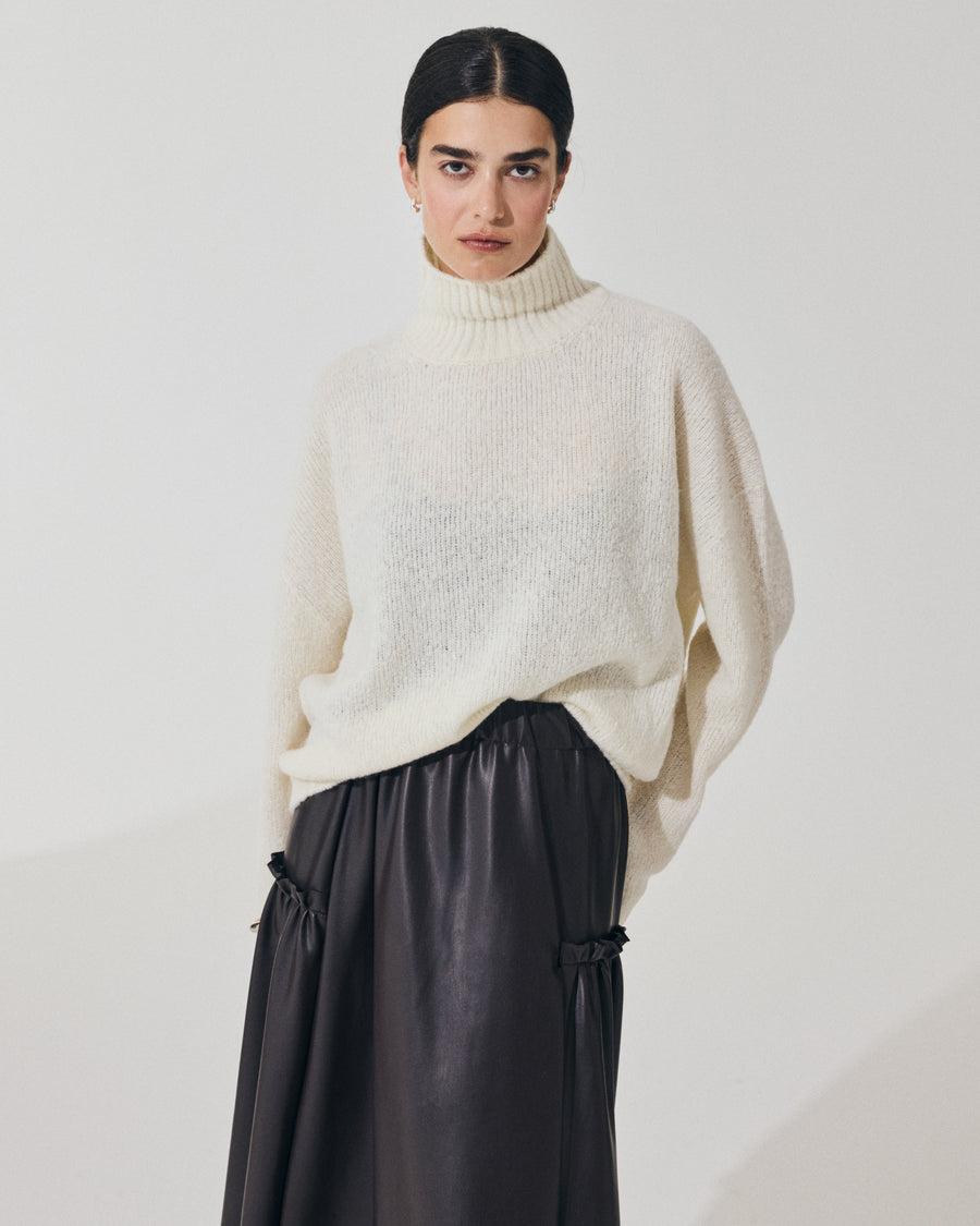 Scaglione TURTLE NECK OVER PUFFED CASHMERE MILK Hotsell