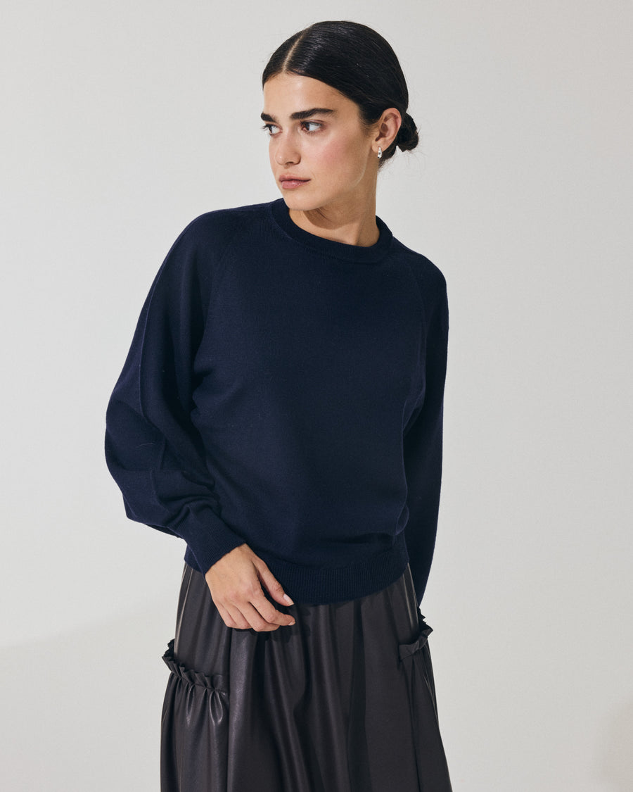 Scaglione ROUND NECK BOXY RAGLAN SEAMLESS MERINO NAVY Consegna Veloce