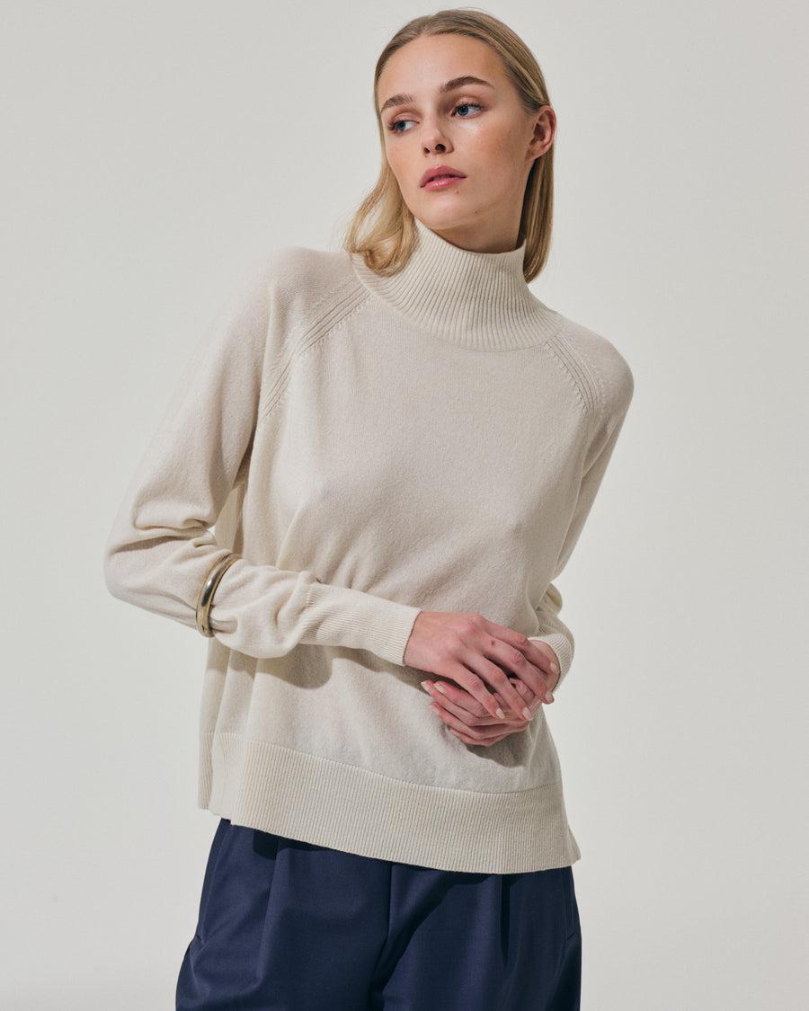 Scaglione TURTLE NECK RAGLAN RIBBED SIDES MILK Promozione