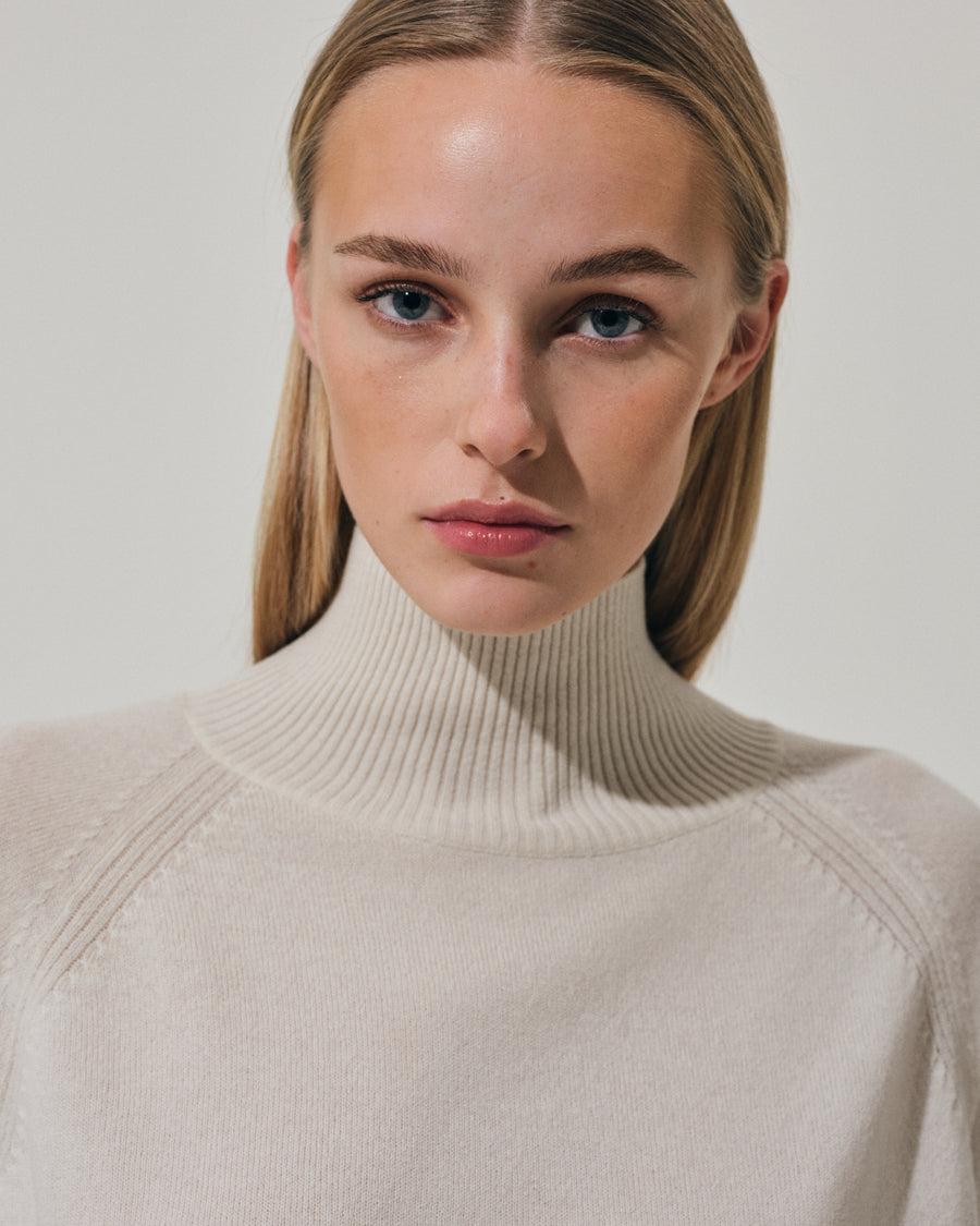 Scaglione TURTLE NECK RAGLAN RIBBED SIDES MILK Promozione