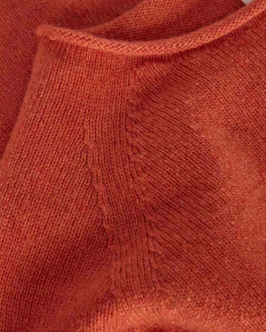 Scaglione ROUND NECK RAGLAN SEAMLESS HYBRID CASHMERE CARROT Offerta per la Festa della Mamma