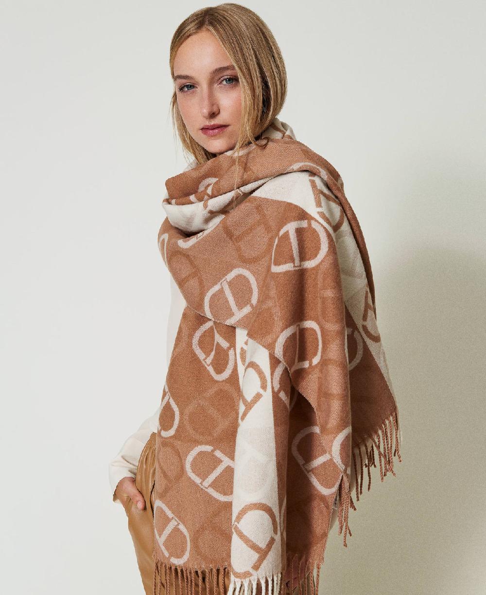 Scee by twin set Stola in panno jacquard con Oval T Presa