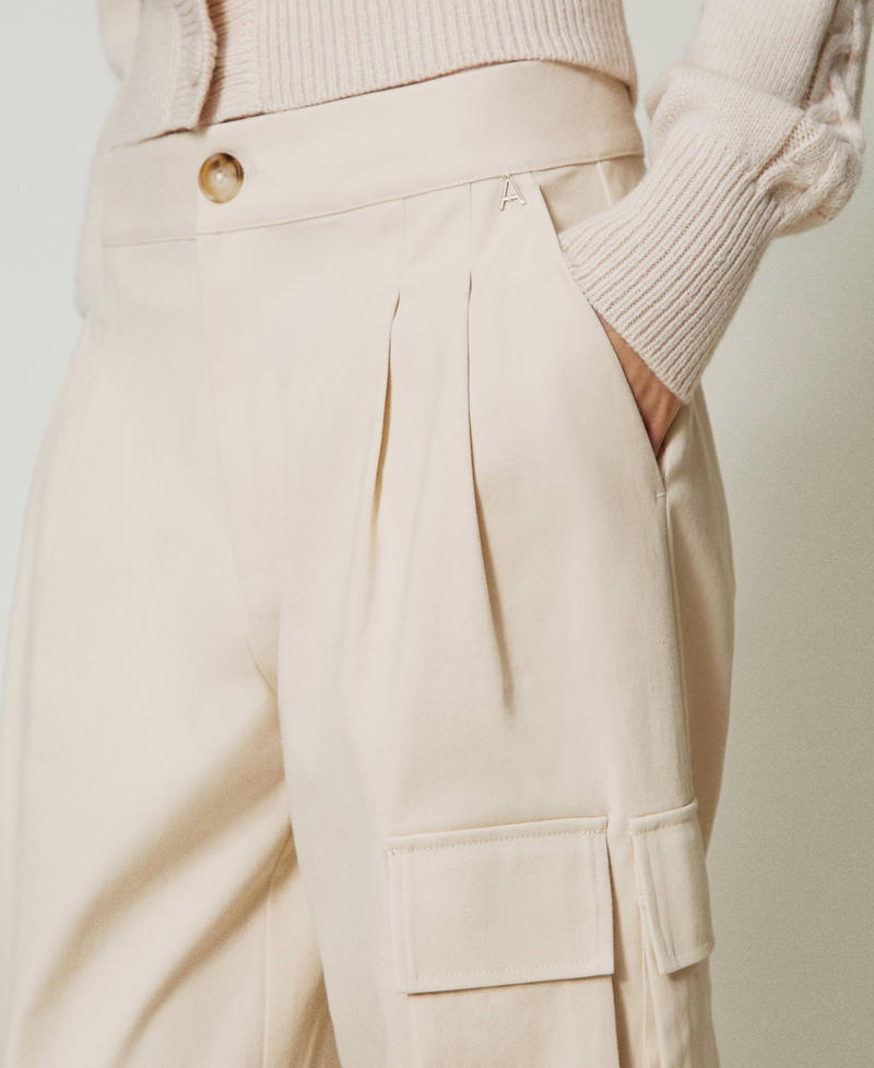 Scee by twin set Pantaloni cargo con tasche asimmetriche Offerte stagionali