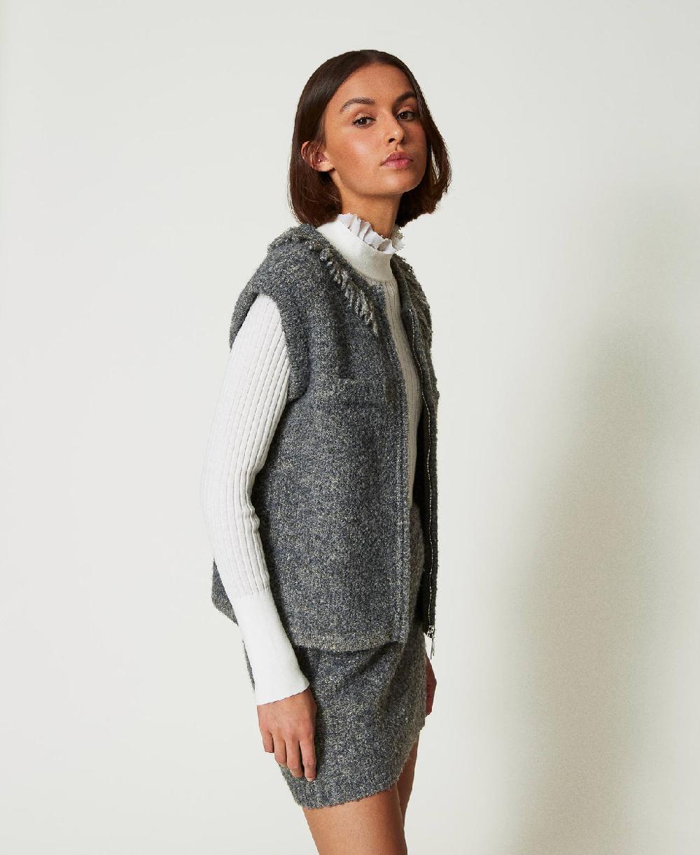 Scee by twin set Gilet in maglia bouclé riciclata Comprane uno, ottenene uno gratis