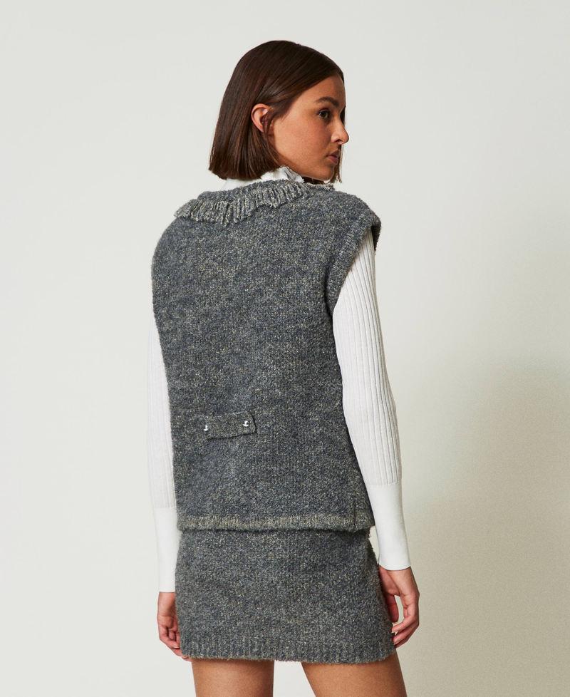 Scee by twin set Gilet in maglia bouclé riciclata Comprane uno, ottenene uno gratis