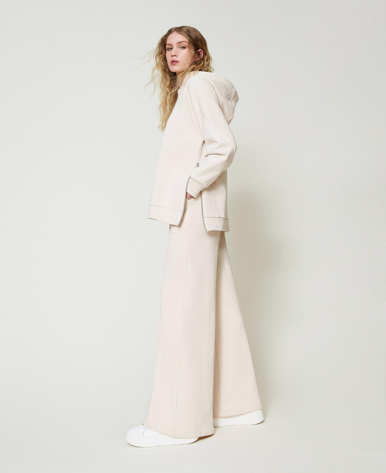 Scee by twin set Pantaloni a palazzo in felpa 50% di sconto con spedizione gratuita