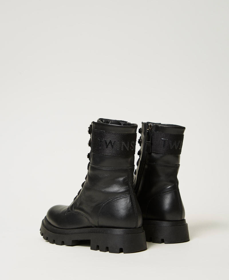 Scee by twin set Anfibi in pelle con logo Offerta