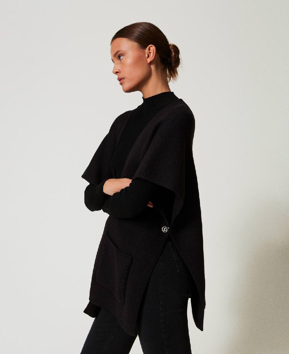 Scee by twin set Poncho in maglia con ricamo logo Offerta Anniversario