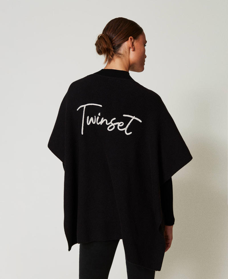 Scee by twin set Poncho in maglia con ricamo logo Offerta Anniversario