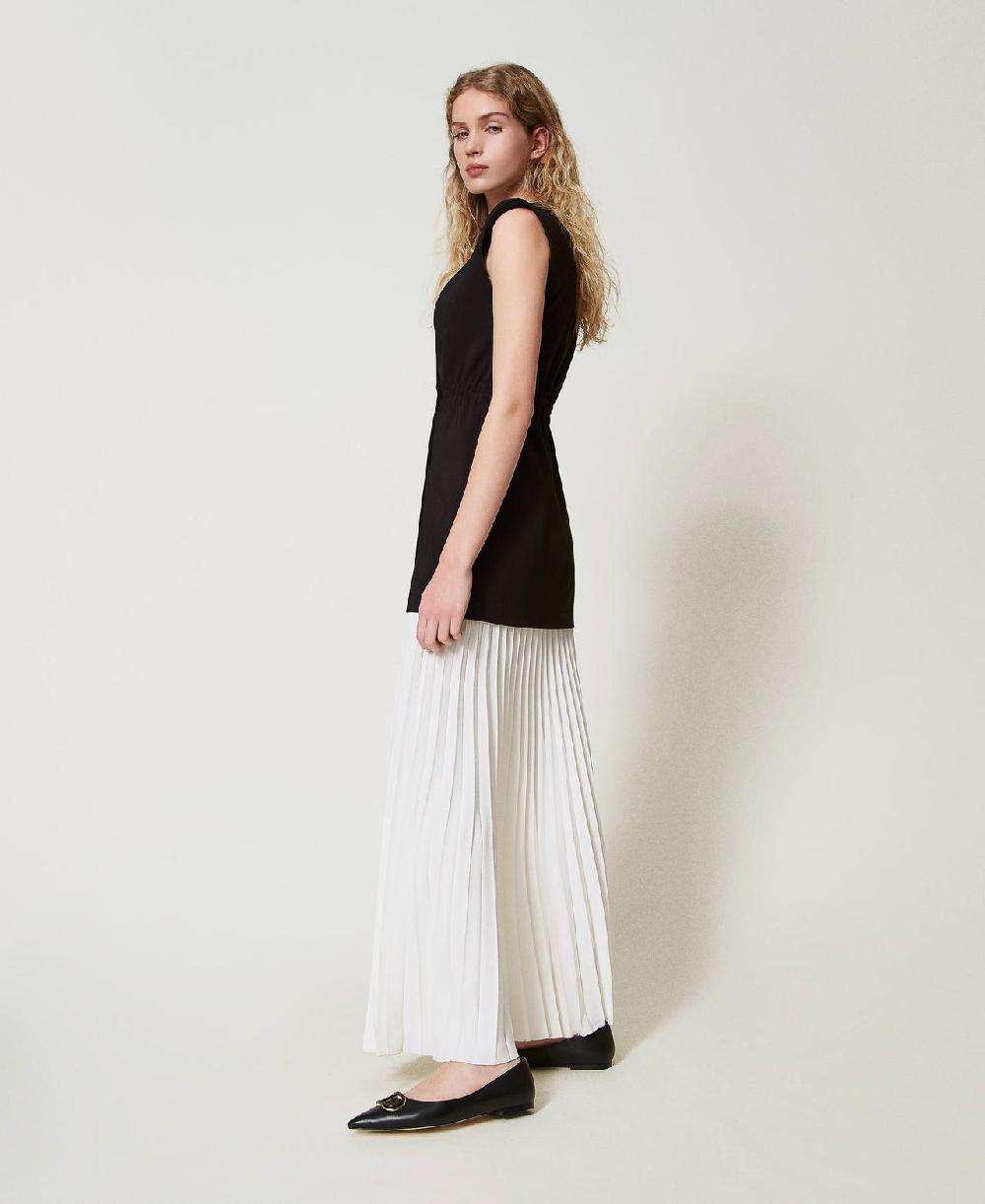 Scee by twin set Gilet in crêpe e gonna lunga plissé Prezzo basso