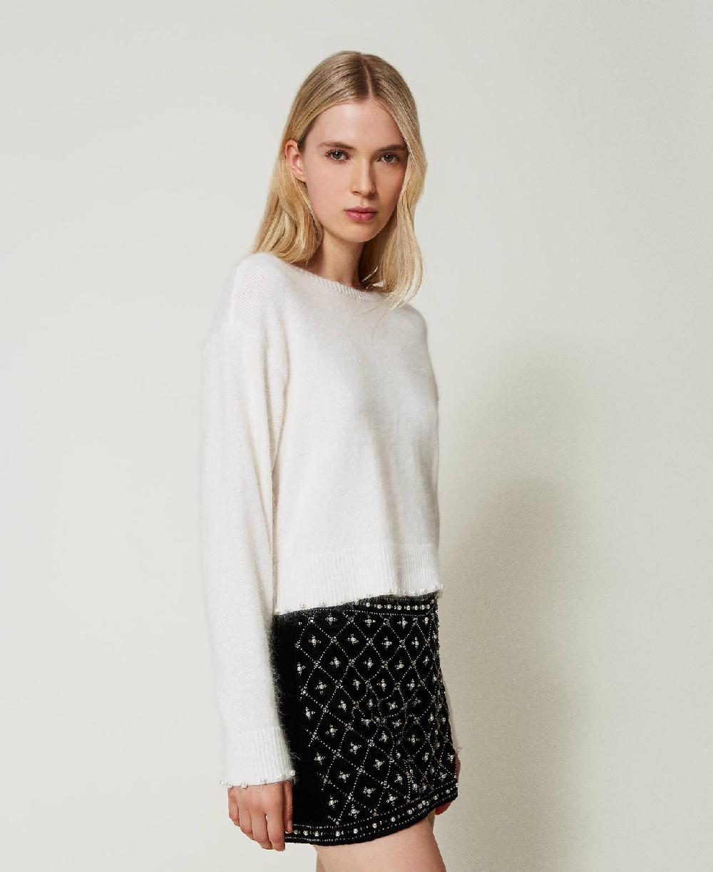 Scee by twin set Maglia cropped in misto angora con perle Sconto