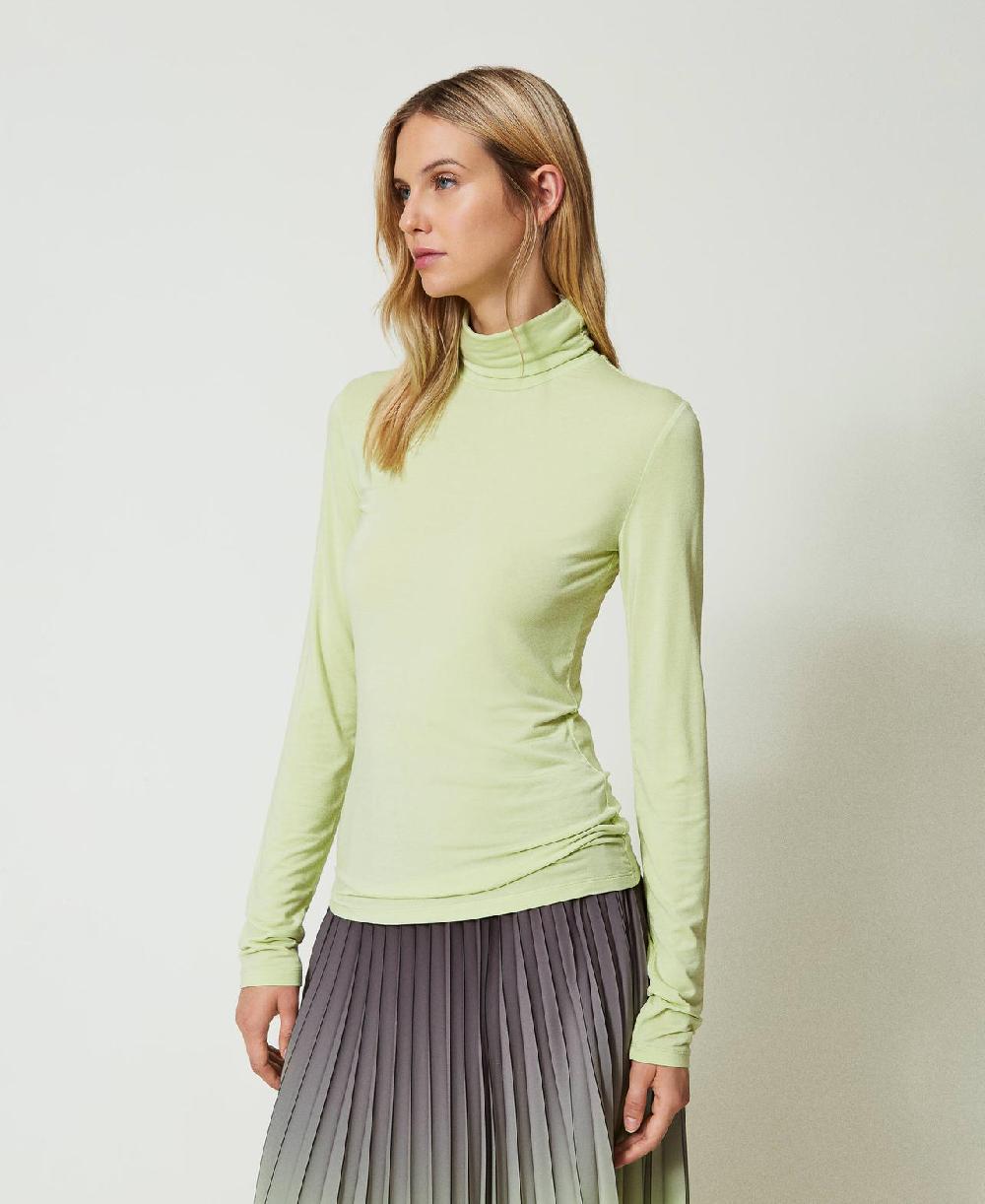 Scee by twin set T-shirt dolcevita con ricamo logo In Saldo