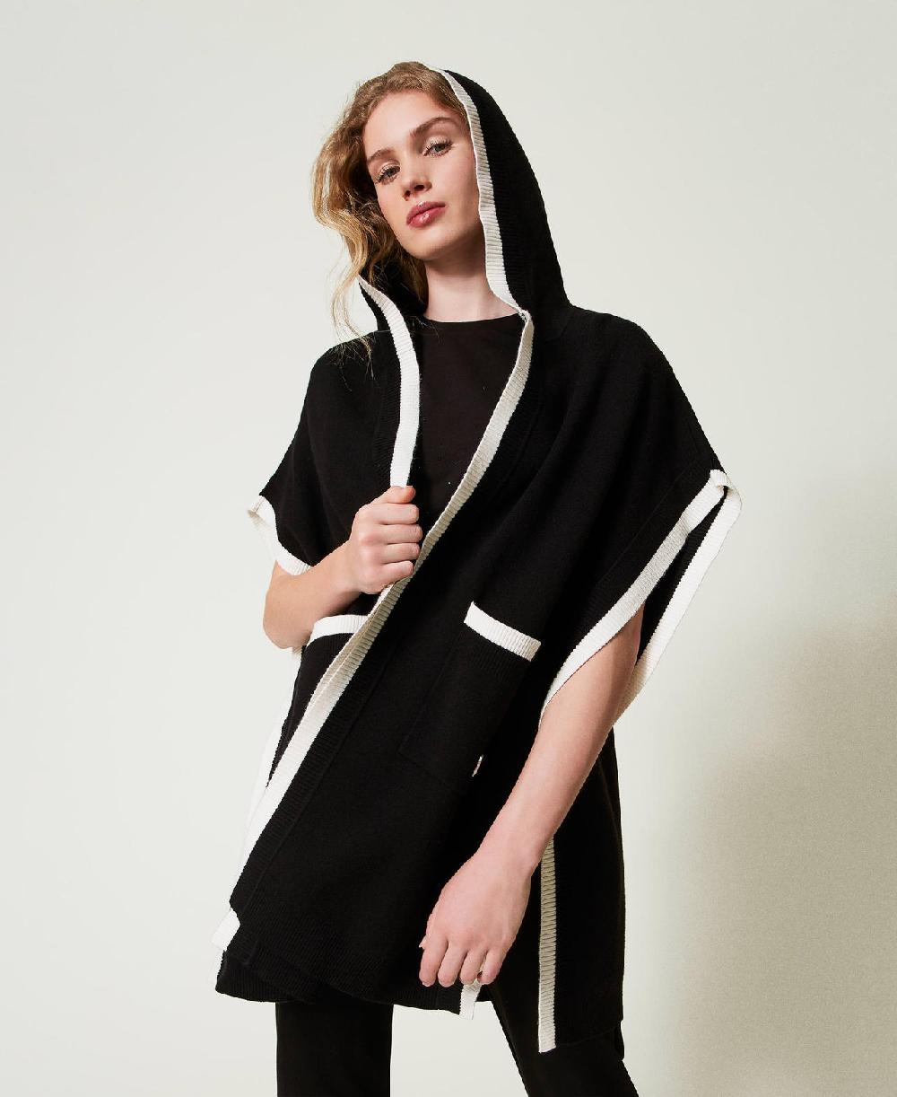 Scee by twin set Poncho in maglia con tasche Fornitura limitata