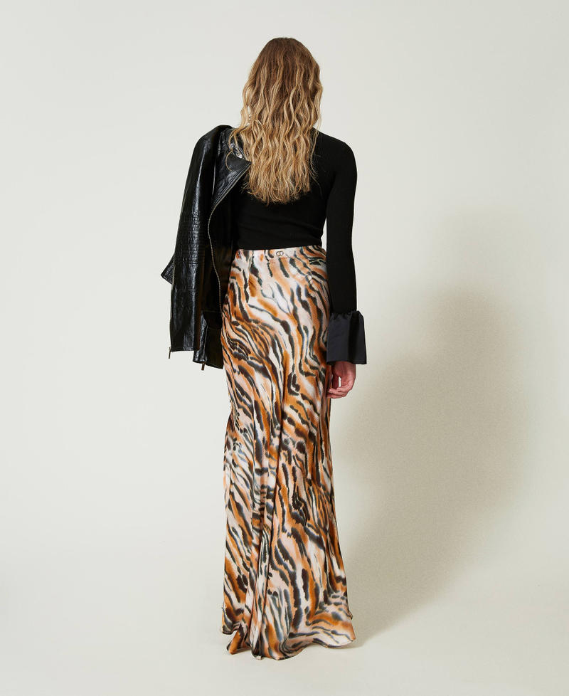 Scee by twin set Gonna lunga in raso animalier Comprane uno, ottenene uno gratis
