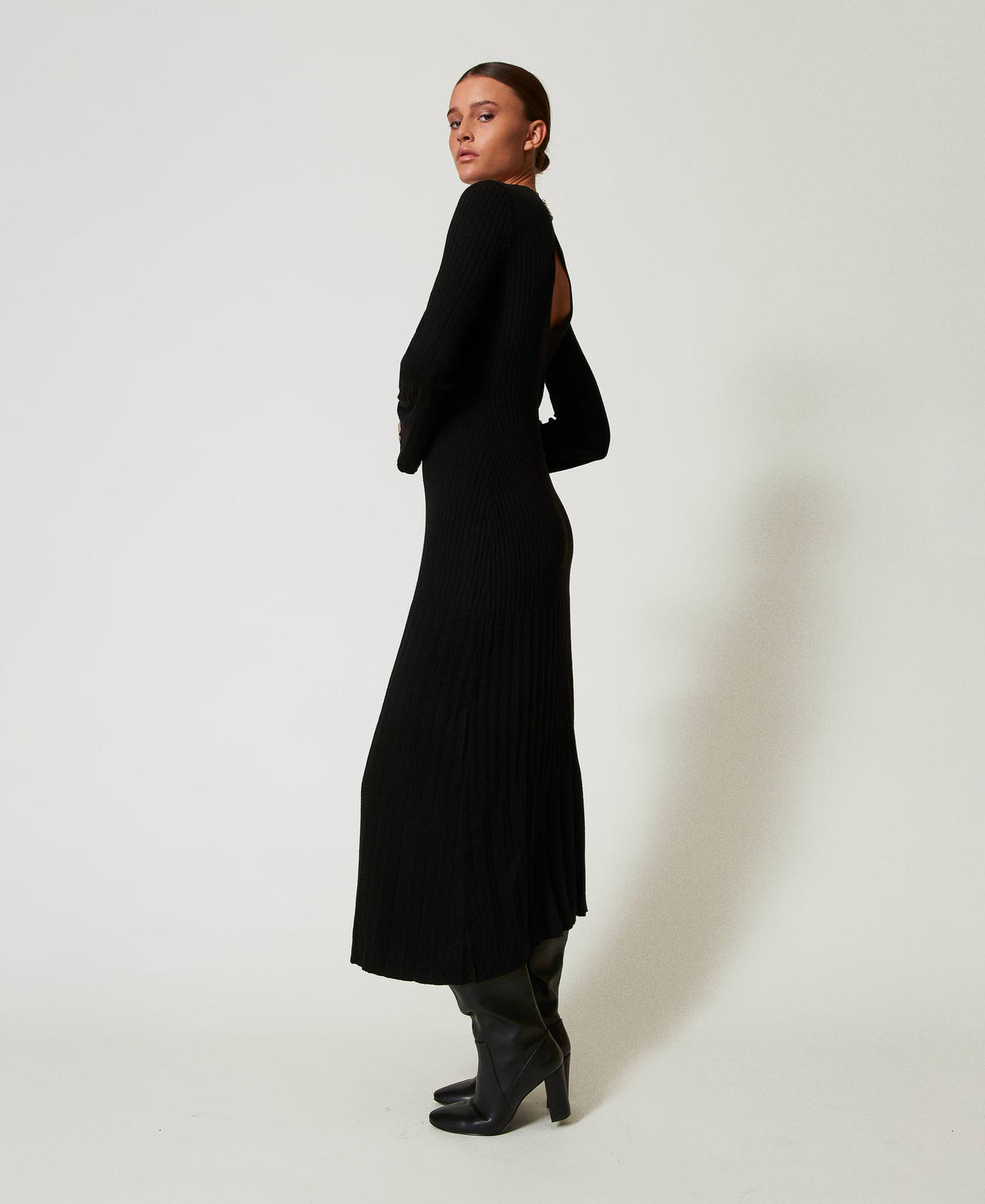 Scee by twin set Abito lungo in maglia a coste con apertura Super sconto
