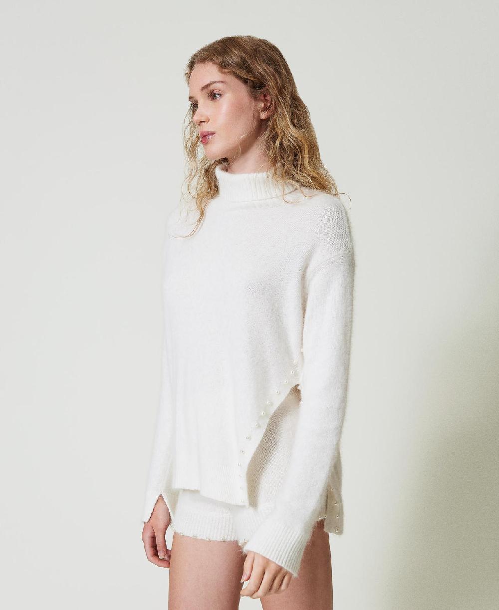 Scee by twin set Maglia dolcevita in misto angora con perle Black Friday