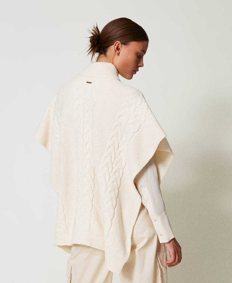 Scee by twin set Poncho in maglia con trecce Enormi risparmi