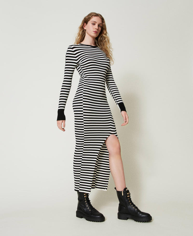 Scee by twin set Abito lungo in maglia a righe Fino al 50% di sconto