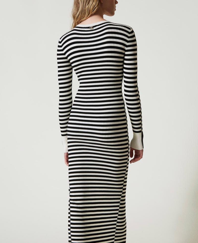 Scee by twin set Abito lungo in maglia a righe Fino al 50% di sconto