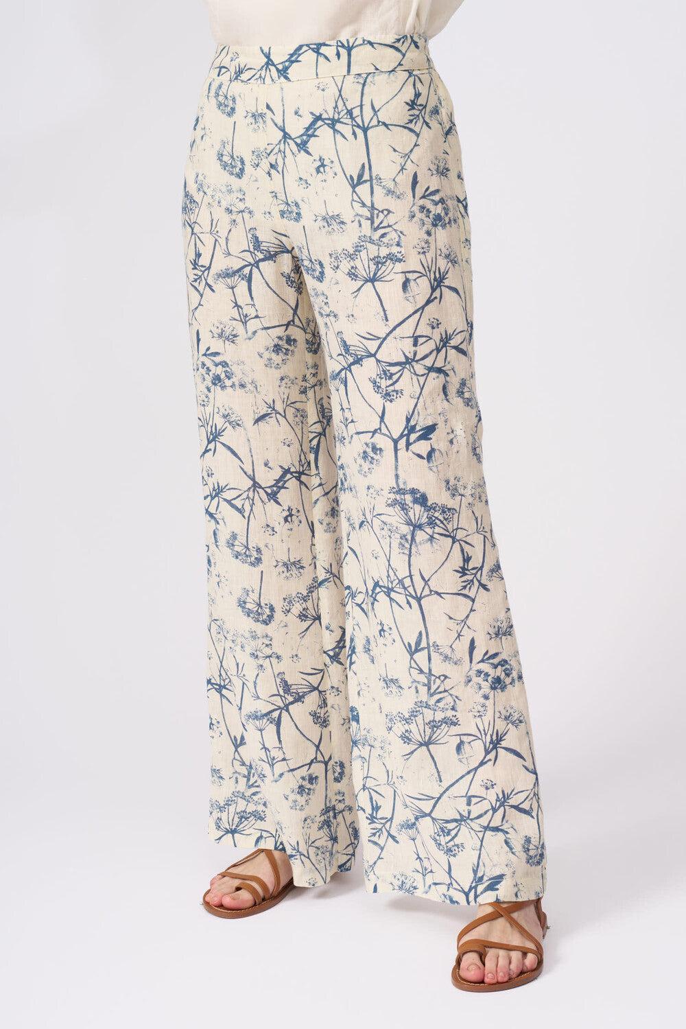 120% Lino Pant With Blue Micro Floral Printed In Vendita