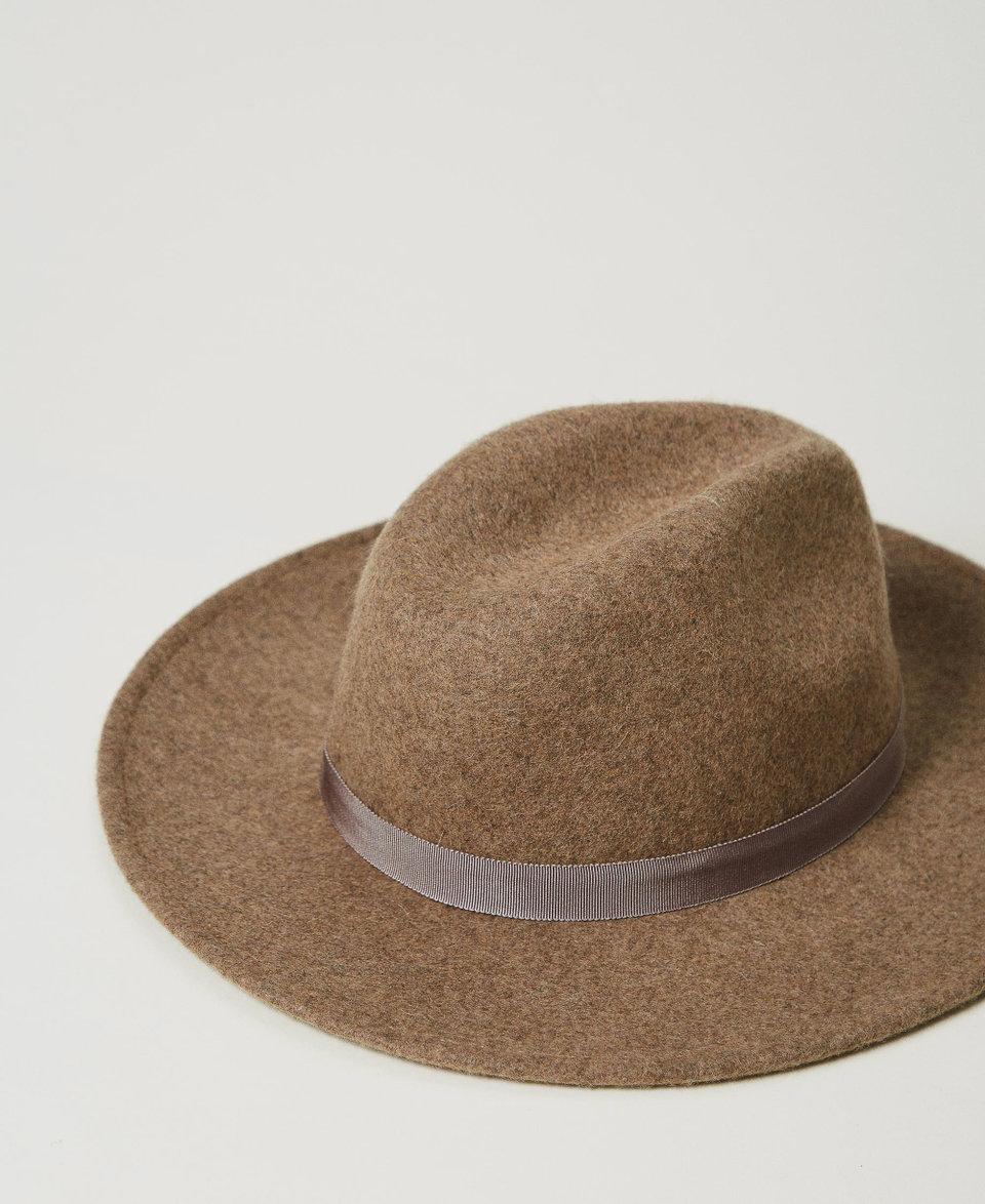 Twin Set Cappello in panno con Oval T Spedizione Gratuita