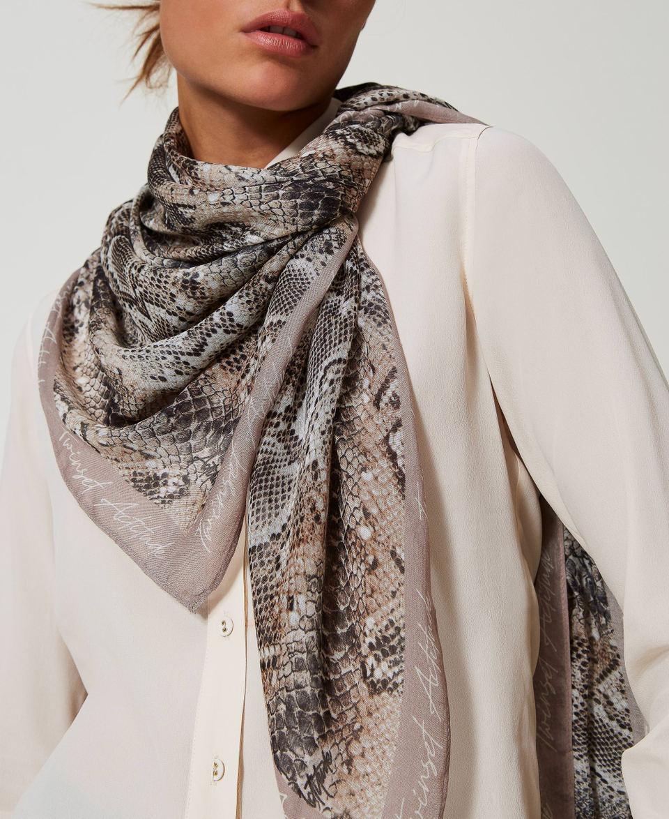 Twin Set Kefiah in georgette con stampa snake Negozio