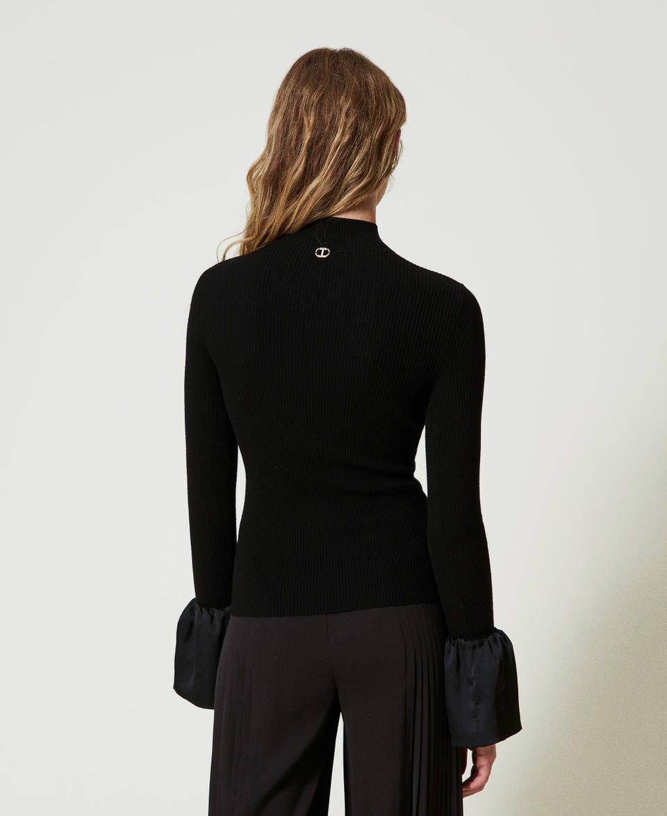 Twin Set Maglia fitted con volant in satin Ultimo giorno